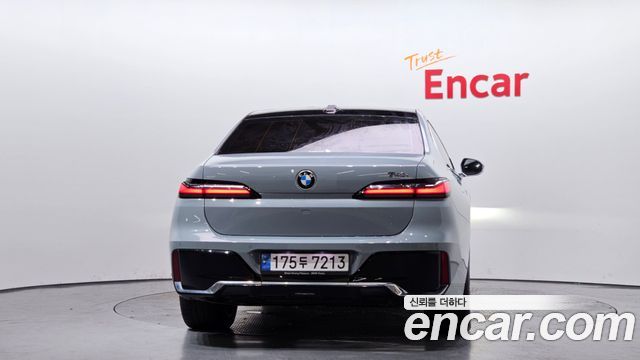BMW 7 Series (G70) 740i sDrive M Sport 2023 — фото 4