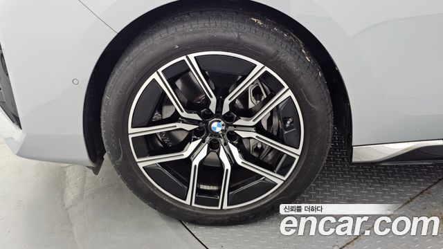 BMW 7 Series (G70) 740i sDrive M Sport 2023 — фото 5