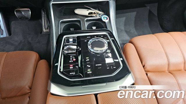 BMW 7 Series (G70) 740i sDrive M Sport 2023 — фото 9