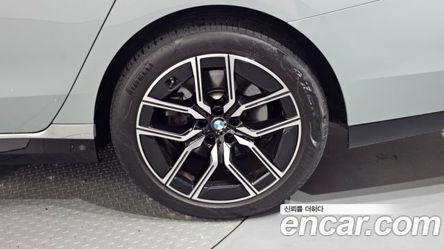 BMW 7 Series (G70) 740i sDrive M Sport 2023 — фото 27