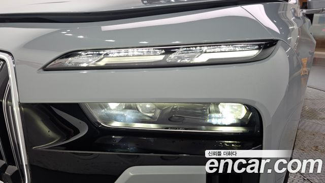 BMW 7 Series (G70) 740i sDrive M Sport 2023 — фото 28