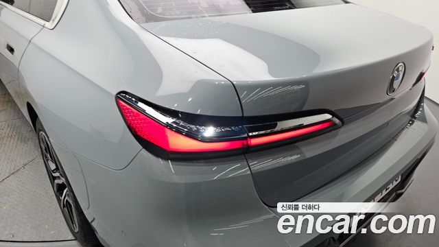 BMW 7 Series (G70) 740i sDrive M Sport 2023 — фото 29