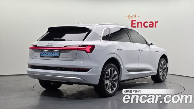 Audi e-tron 55 Quattro 2022 — фото 2