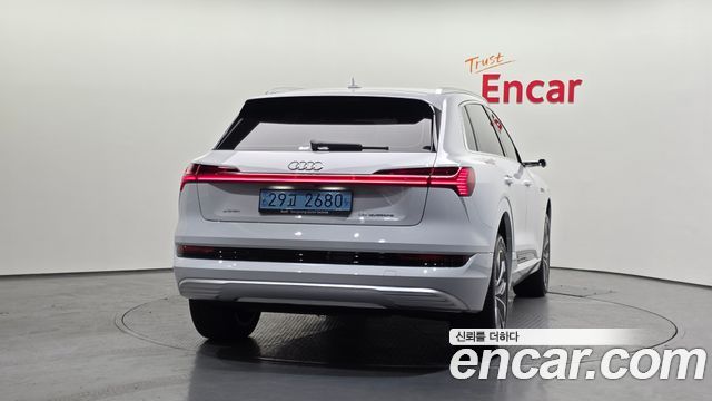 Audi e-tron 55 Quattro 2022 — фото 4