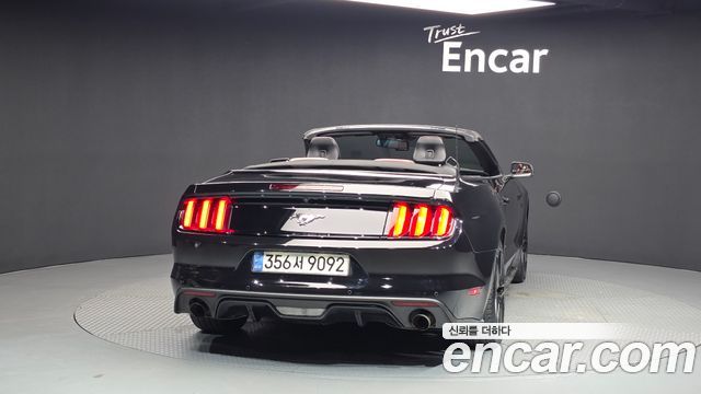 Ford Mustang Convertible 2016 — фото 4