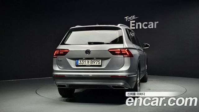 Volkswagen Tiguan Allspace 2.0 TDI Prestige 2020 — фото 4