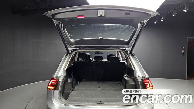 Volkswagen Tiguan Allspace 2.0 TDI Prestige 2020 — фото 20