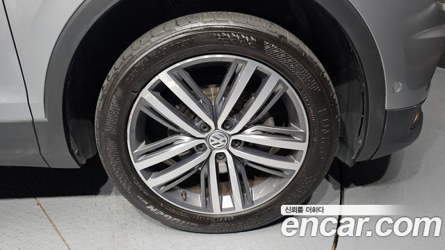 Volkswagen Tiguan Allspace 2.0 TDI Prestige 2020 — фото 21