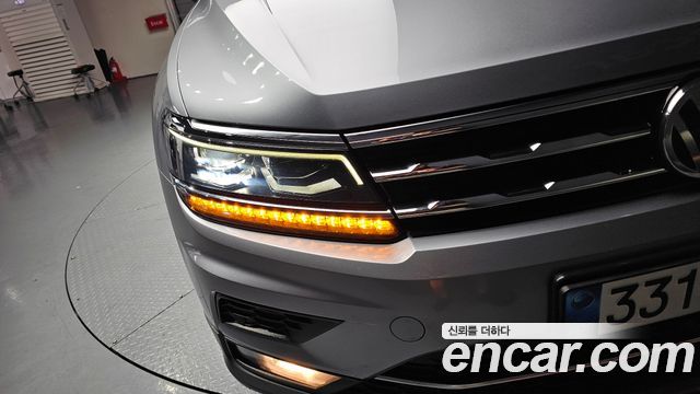Volkswagen Tiguan Allspace 2.0 TDI Prestige 2020 — фото 22
