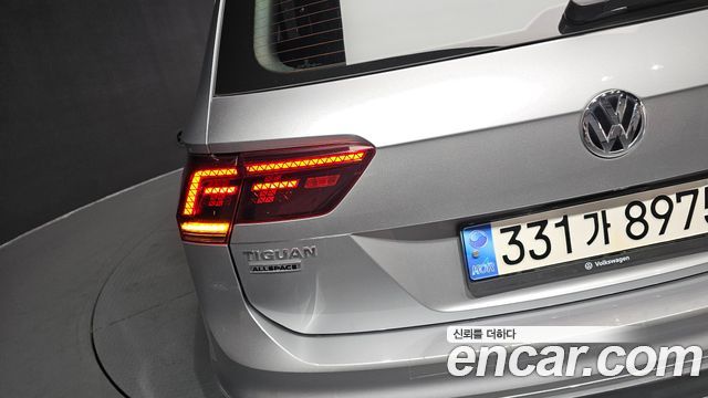 Volkswagen Tiguan Allspace 2.0 TDI Prestige 2020 — фото 23