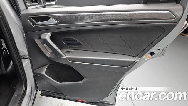 Volkswagen Tiguan Allspace 2.0 TDI Prestige 2020 — фото 25