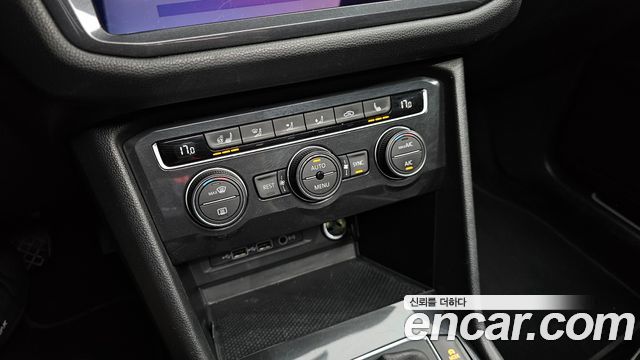 Volkswagen Tiguan Allspace 2.0 TDI Prestige 2020 — фото 29