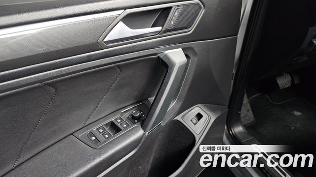 Volkswagen Tiguan Allspace 2.0 TDI Prestige 2020 — фото 32
