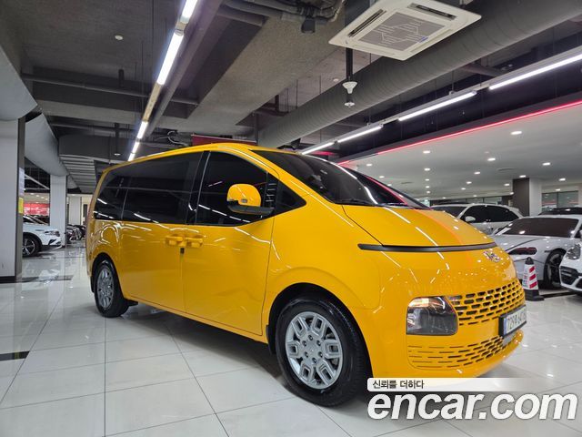 Hyundai Staria Tourer 11-Seater Modern 2022 — фото 2