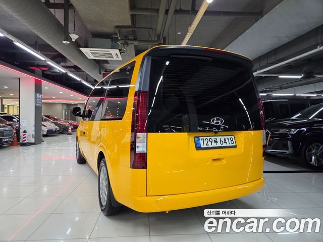 Hyundai Staria Tourer 11-Seater Modern 2022 — фото 3