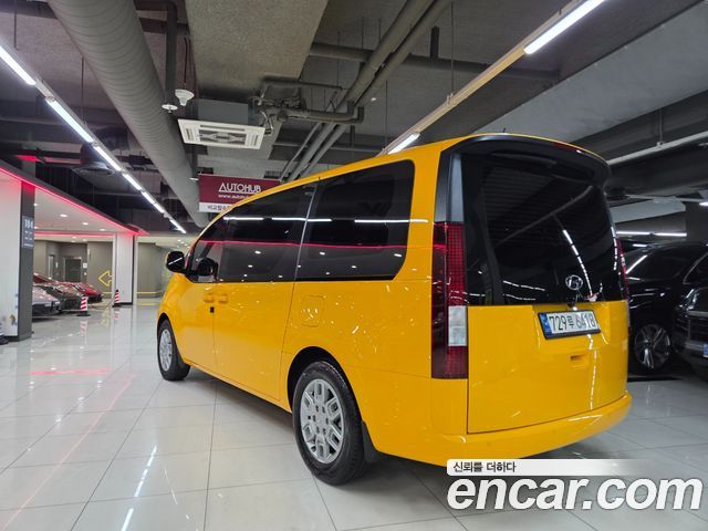Hyundai Staria Tourer 11-Seater Modern 2022 — фото 4