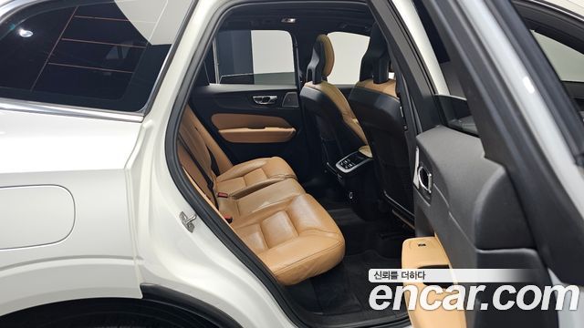 Volvo XC60 (II) D4 Inscription 2018 — фото 11