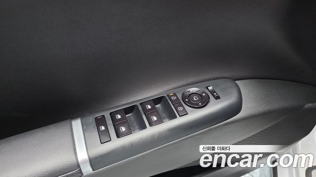 Hyundai Grandeur (GN7) 2,5 Gasoline 2WD Premium 2025 — фото 18