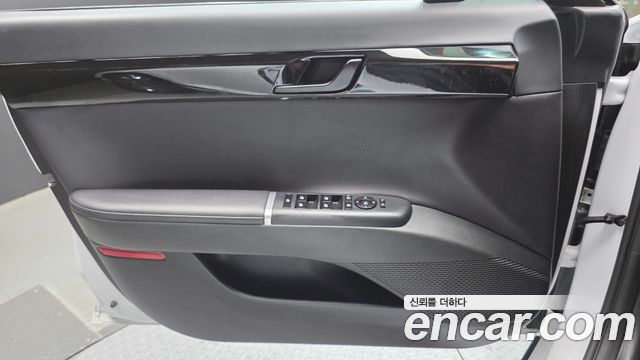 Hyundai Grandeur (GN7) 2,5 Gasoline 2WD Premium 2025 — фото 24