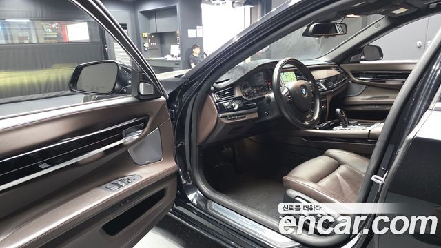 BMW 7 Series (F01) 750Li xDrive Individual 2015 — фото 10