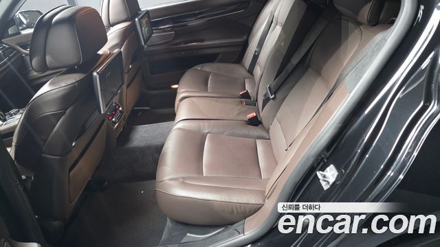 BMW 7 Series (F01) 750Li xDrive Individual 2015 — фото 12