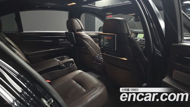 BMW 7 Series (F01) 750Li xDrive Individual 2015 — фото 13