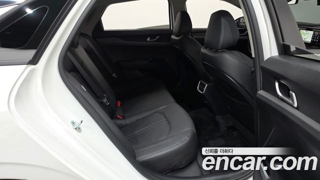 Kia K5 (III) 2.0 Prestige 2022 — фото 11
