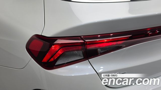 Kia K5 (III) 2.0 Prestige 2022 — фото 23