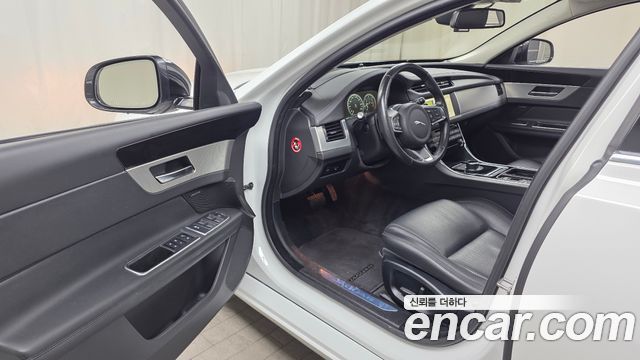 Jaguar XF (X260) 20d Prestige 2018 — фото 10