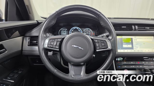 Jaguar XF (X260) 20d Prestige 2018 — фото 13