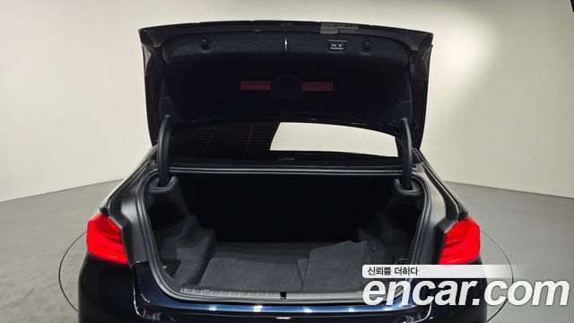 BMW 5 Series (G30) 530i xDrive M Sport Package Plus 2019 — фото 19