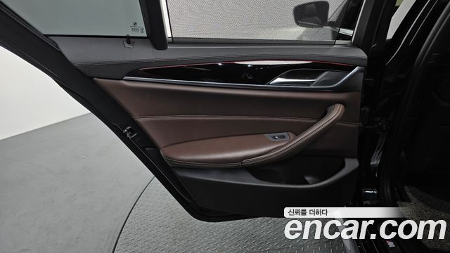 BMW 5 Series (G30) 530i xDrive M Sport Package Plus 2019 — фото 25