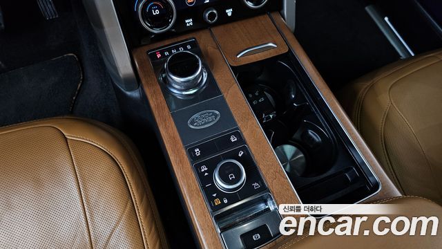 Land Rover Range Rover (IV) 4.4 SDV8 AB LWB DIESEL 2018 — фото 9