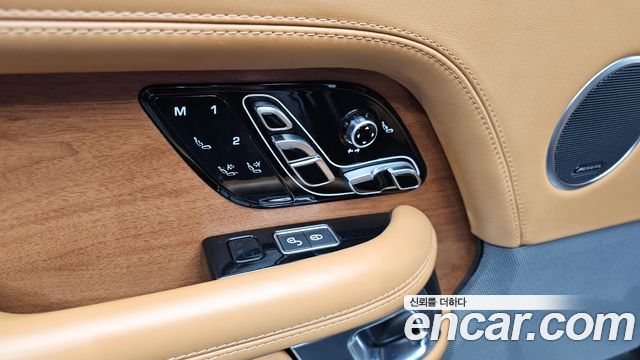 Land Rover Range Rover (IV) 4.4 SDV8 AB LWB DIESEL 2018 — фото 17