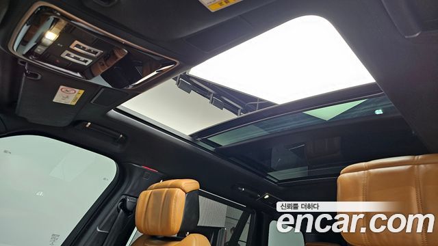 Land Rover Range Rover (IV) 4.4 SDV8 AB LWB DIESEL 2018 — фото 19