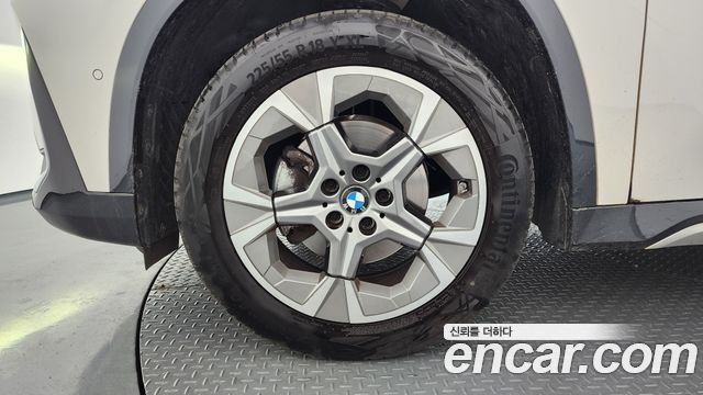 BMW X1 (U11) xDrive 20i xLine 2024 — фото 5