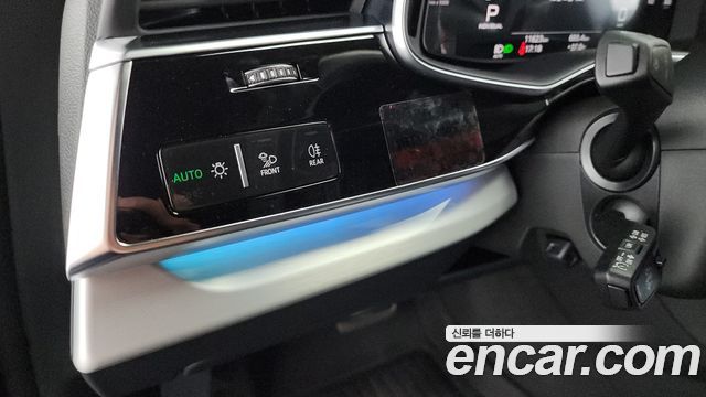 Audi Q8 (4M) 55 TFSI Quattro Premium 2025 — фото 24