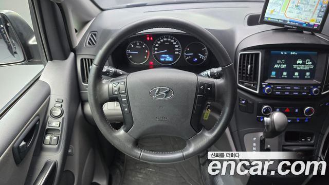 Hyundai Grand Starex Van 5-Seater Smart 2021 — фото 13