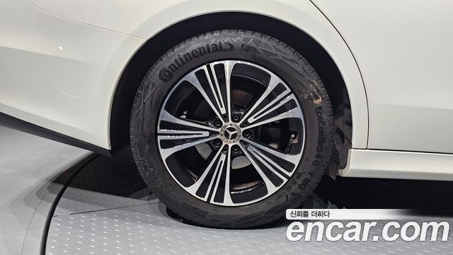 Mercedes-Benz E-Class (W214) E200 Avantgarde 2025 — фото 5
