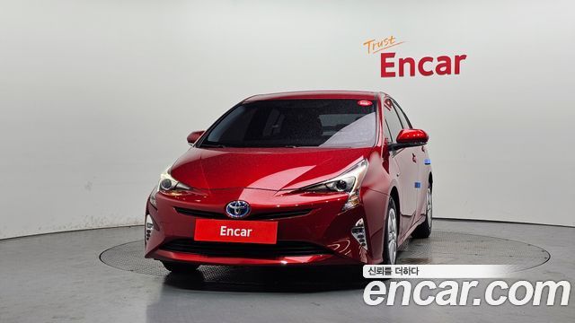 Toyota Prius (IV) 1.8 E 2018 — фото 3