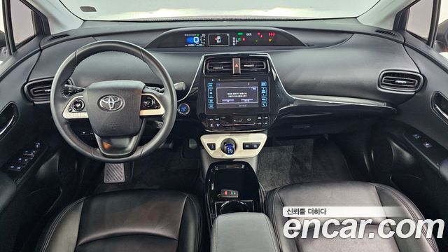 Toyota Prius (IV) 1.8 E 2018 — фото 7