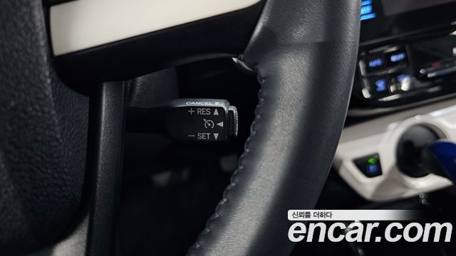 Toyota Prius (IV) 1.8 E 2018 — фото 15