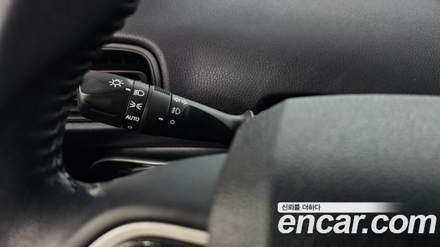 Toyota Prius (IV) 1.8 E 2018 — фото 17