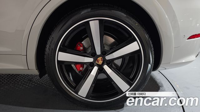 Porsche Cayenne (PO536) 3.0 S E-Hybrid Coupe 2025 — фото 27