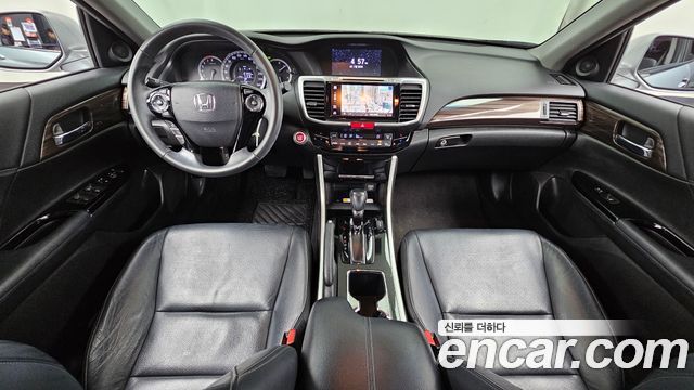 Honda Accord 2.4 9th 2016 — фото 7
