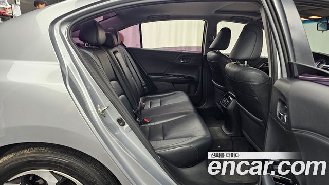 Honda Accord 2.4 9th 2016 — фото 12