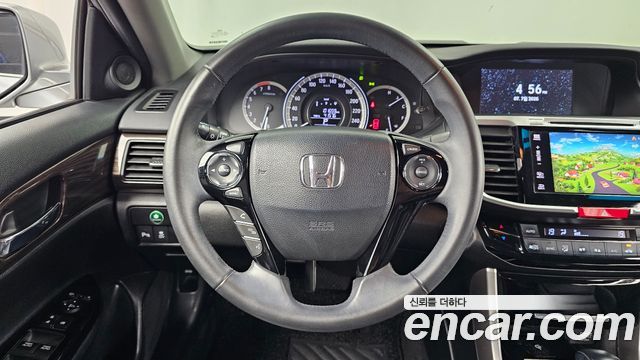 Honda Accord 2.4 9th 2016 — фото 13