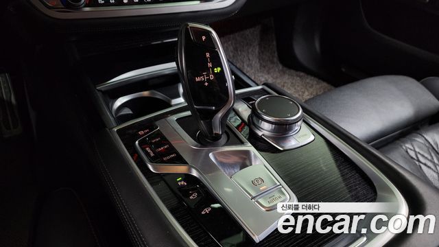 BMW 7 Series (G11) 740Li xDrive M Sport Package 2018 — фото 9