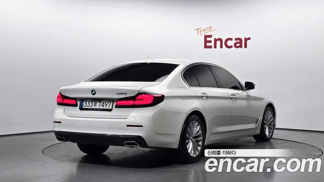 BMW 5 Series (G30) 530i Luxury 2022 — фото 2