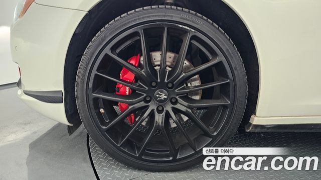 Maserati Quattroporte S Q4 3.0 V6 2014 — фото 5